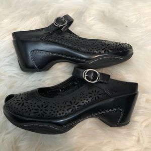 Bass Peep Toe Bertha Wedge 8M